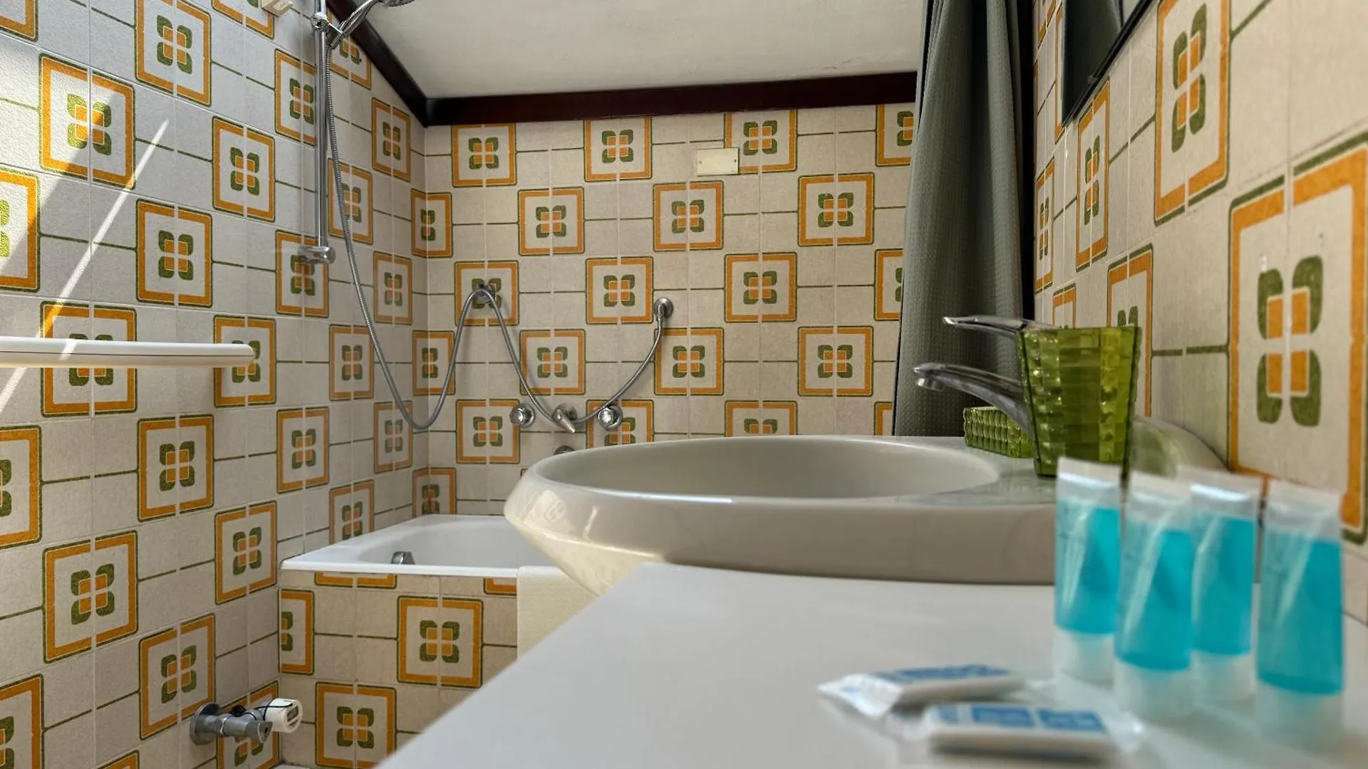 La Mansarda Delle 4 Stagioni Apartment Varese 0*,  Italy